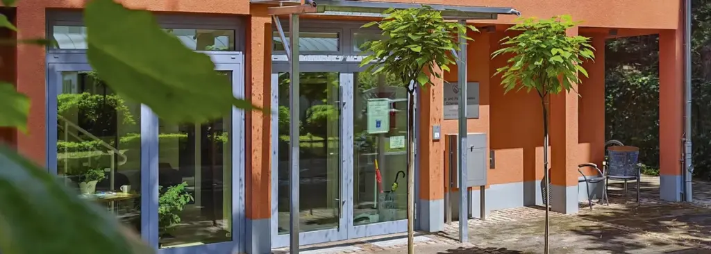 Hospizansicht von der Strasse